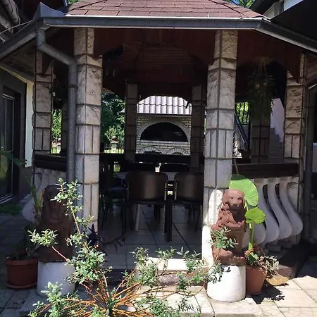 Privat bolig Adi