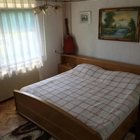 Privat bolig Adi *